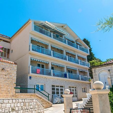 Apartments By The Sea Brist, Makarska - 15714 Podaca Dış mekan fotoğraf